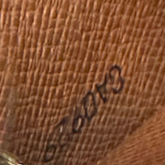 Louis Vuitton Sarah wallet dark Monogram used in decent condition. - Picture 6 of 14